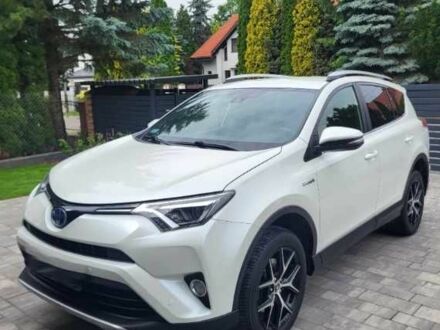Белый Тойота РАВ 4, объемом двигателя 2.5 л и пробегом 112 тыс. км за 11700 $, фото 1 на Automoto.ua