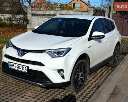 Тойота РАВ 4 2017 в Виннице на Automoto.ua Белый Тойота РАВ 4, объемом двигателя 2.49 л и пробегом 198 тыс. км за 22987 $, фото 1 на Automoto.ua