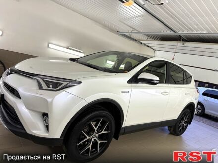 Белый Тойота РАВ 4, объемом двигателя 2.5 л и пробегом 108 тыс. км за 24000 $, фото 1 на Automoto.ua