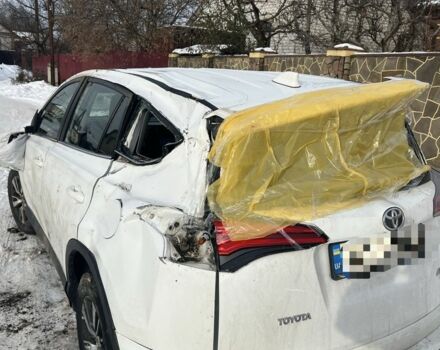 Білий Тойота РАВ 4, об'ємом двигуна 2 л та пробігом 208 тис. км за 11757 $, фото 1 на Automoto.ua