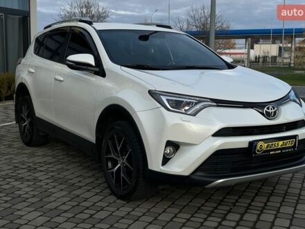Белый Тойота РАВ 4, объемом двигателя 2.23 л и пробегом 282 тыс. км за 21000 $, фото 1 на Automoto.ua