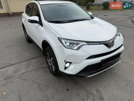Тойота РАВ 4 2017 в Днепре (Днепропетровске) на Automoto.ua Белый Тойота РАВ 4, объемом двигателя 1.99 л и пробегом 67 тыс. км за 21000 $, фото 1 на Automoto.ua