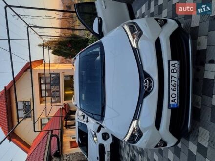Тойота РАВ 4 2017 в Ужгороде на Automoto.ua Белый Тойота РАВ 4, объемом двигателя 2.2 л и пробегом 235 тыс. км за 24900 $, фото 1 на Automoto.ua