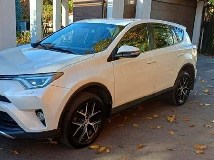 Тойота РАВ 4 2017 в Одессе на Automoto.ua Белый Тойота РАВ 4, объемом двигателя 2.23 л и пробегом 188 тыс. км за 21000 $, фото 1 на Automoto.ua