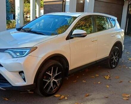 Тойота РАВ 4 2017 в Одессе на Automoto.ua Белый Тойота РАВ 4, объемом двигателя 2.23 л и пробегом 188 тыс. км за 21000 $, фото 1 на Automoto.ua
