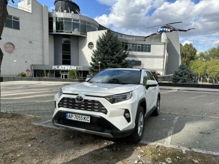 Тойота РАВ 4 2018 у Запоріжжя на Automoto.ua Білий Тойота РАВ 4, об'ємом двигуна 2.5 л та пробігом 56 тис. км за 30900 $, фото 1 на Automoto.ua