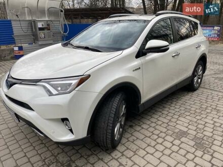 Тойота РАВ 4 2018 в Долине на Automoto.ua Белый Тойота РАВ 4, объемом двигателя 2.49 л и пробегом 168 тыс. км за 25900 $, фото 1 на Automoto.ua