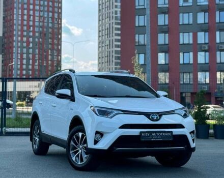 Белый Тойота РАВ 4, объемом двигателя 2.5 л и пробегом 121 тыс. км за 24500 $, фото 1 на Automoto.ua