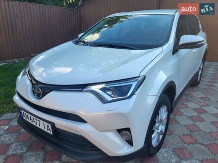 Тойота РАВ 4 2018 в Житомире на Automoto.ua Белый Тойота РАВ 4, объемом двигателя 1.99 л и пробегом 130 тыс. км за 18777 $, фото 1 на Automoto.ua