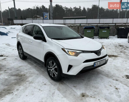 Белый Тойота РАВ 4, объемом двигателя 2.49 л и пробегом 182 тыс. км за 16900 $, фото 1 на Automoto.ua