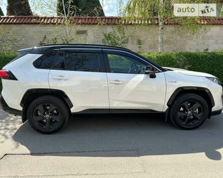 Белый Тойота РАВ 4, объемом двигателя 2.49 л и пробегом 110 тыс. км за 29500 $, фото 1 на Automoto.ua
