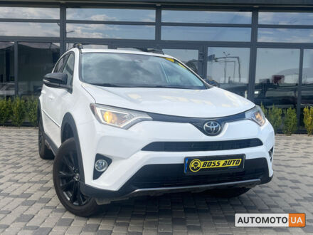 Тойота РАВ 4 2018 в Мукачеве на Automoto.ua Белый Тойота РАВ 4, объемом двигателя 2.5 л и пробегом 95 тыс. км за 21300 $, фото 1 на Automoto.ua