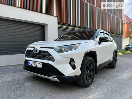 Тойота РАВ 4 2018 в Днепре (Днепропетровске) на Automoto.ua Белый Тойота РАВ 4, объемом двигателя 2.5 л и пробегом 26 тыс. км за 30500 $, фото 1 на Automoto.ua