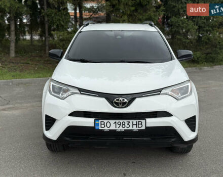 Білий Тойота РАВ 4, об'ємом двигуна 2.49 л та пробігом 138 тис. км за 18299 $, фото 1 на Automoto.ua
