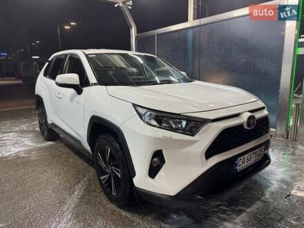 Белый Тойота РАВ 4, объемом двигателя 1.99 л и пробегом 130 тыс. км за 22800 $, фото 1 на Automoto.ua