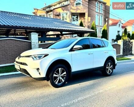 Белый Тойота РАВ 4, объемом двигателя 2.49 л и пробегом 127 тыс. км за 19000 $, фото 1 на Automoto.ua