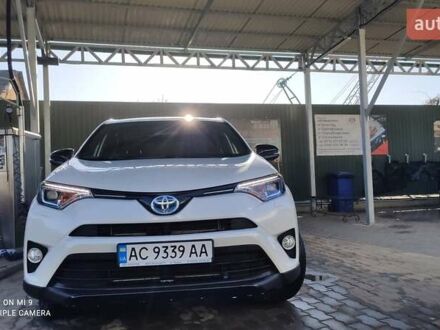 Тойота РАВ 4 2018 в Владимир-Волынский на Automoto.ua Белый Тойота РАВ 4, объемом двигателя 2.5 л и пробегом 82 тыс. км за 29500 $, фото 1 на Automoto.ua