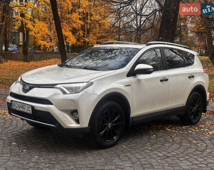 Белый Тойота РАВ 4, объемом двигателя 2.49 л и пробегом 191 тыс. км за 21800 $, фото 1 на Automoto.ua