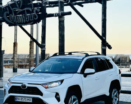 Тойота РАВ 4 2019 в Одессе на Automoto.ua Белый Тойота РАВ 4, объемом двигателя 2.49 л и пробегом 89 тыс. км за 23300 $, фото 1 на Automoto.ua