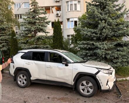Белый Тойота РАВ 4, объемом двигателя 2.5 л и пробегом 107 тыс. км за 17000 $, фото 1 на Automoto.ua