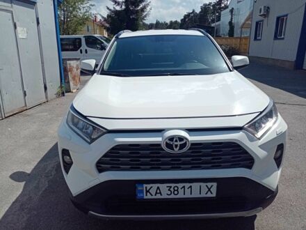 Тойота РАВ 4 2019 у Києві на Automoto.ua Білий Тойота РАВ 4, об'ємом двигуна 2 л та пробігом 200 тис. км за 21900 $, фото 1 на Automoto.ua