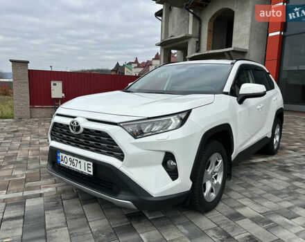 Білий Тойота РАВ 4, об'ємом двигуна 2 л та пробігом 106 тис. км за 27900 $, фото 1 на Automoto.ua