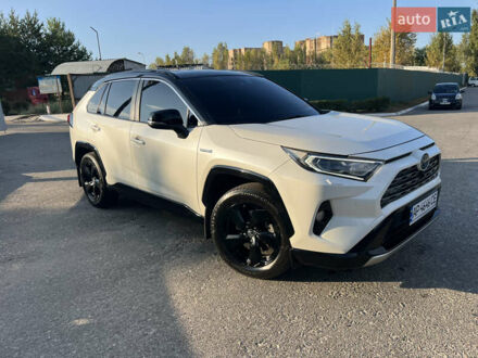 Тойота РАВ 4 2019 в Киеве на Automoto.ua Белый Тойота РАВ 4, объемом двигателя 2.49 л и пробегом 99 тыс. км за 32500 $, фото 1 на Automoto.ua
