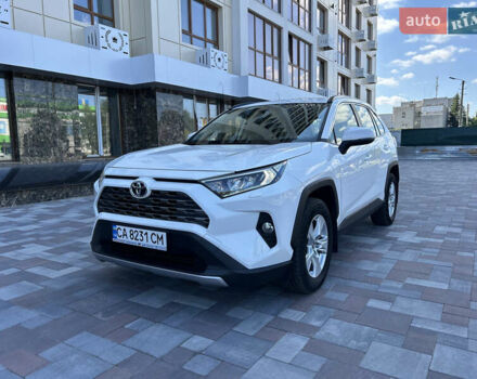 Белый Тойота РАВ 4, объемом двигателя 2 л и пробегом 70 тыс. км за 27999 $, фото 1 на Automoto.ua