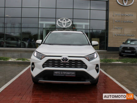 Тойота РАВ 4 2019 в Черкассах на Automoto.ua Белый Тойота РАВ 4, объемом двигателя 2 л и пробегом 81 тыс. км за 28468 $, фото 1 на Automoto.ua