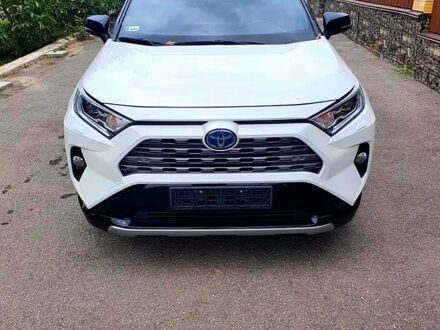 Белый Тойота РАВ 4, объемом двигателя 2.5 л и пробегом 70 тыс. км за 25000 $, фото 1 на Automoto.ua