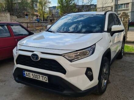 Тойота РАВ 4 2019 в Днепре (Днепропетровске) на Automoto.ua Белый Тойота РАВ 4, объемом двигателя 2.49 л и пробегом 67 тыс. км за 27000 $, фото 1 на Automoto.ua