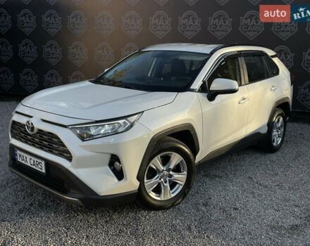 Белый Тойота РАВ 4, объемом двигателя 2 л и пробегом 216 тыс. км за 20555 $, фото 1 на Automoto.ua