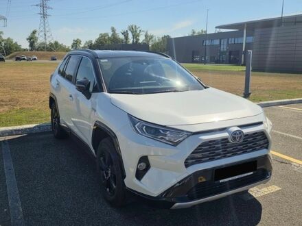 Белый Тойота РАВ 4, объемом двигателя 2.5 л и пробегом 140 тыс. км за 31500 $, фото 1 на Automoto.ua
