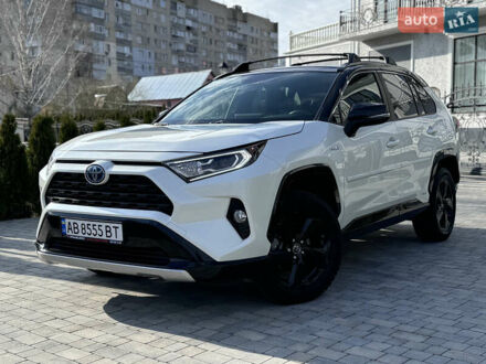 Тойота РАВ 4 2019 в Виннице на Automoto.ua Белый Тойота РАВ 4, объемом двигателя 2.5 л и пробегом 45 тыс. км за 30500 $, фото 1 на Automoto.ua