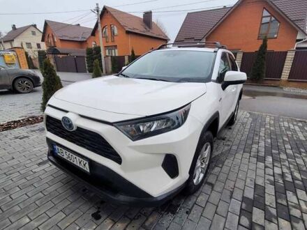 Тойота РАВ 4 2019 у Вінниці на Automoto.ua Білий Тойота РАВ 4, об'ємом двигуна 2.49 л та пробігом 55 тис. км за 27000 $, фото 1 на Automoto.ua