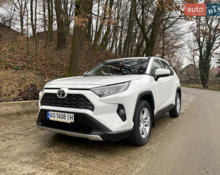 Белый Тойота РАВ 4, объемом двигателя 2 л и пробегом 138 тыс. км за 25999 $, фото 1 на Automoto.ua