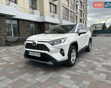 Білий Тойота РАВ 4, об'ємом двигуна 2 л та пробігом 70 тис. км за 27999 $, фото 1 на Automoto.ua