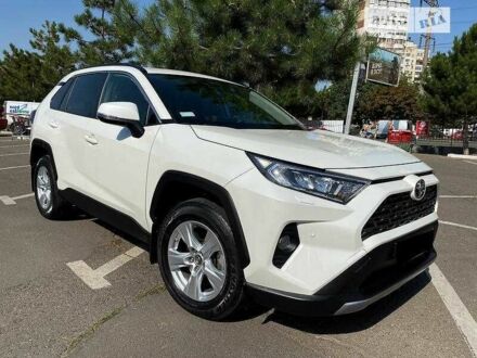 Тойота РАВ 4 2019 в Киеве на Automoto.ua Белый Тойота РАВ 4, объемом двигателя 2 л и пробегом 62 тыс. км за 23500 $, фото 1 на Automoto.ua