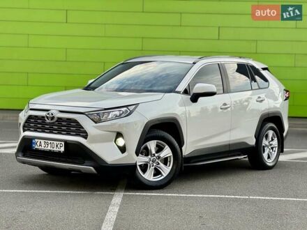 Тойота РАВ 4 2019 в Киеве на Automoto.ua Белый Тойота РАВ 4, объемом двигателя 1.99 л и пробегом 80 тыс. км за 26900 $, фото 1 на Automoto.ua