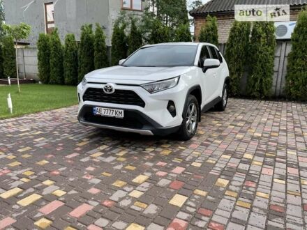 Тойота РАВ 4 2019 у Кривому Розі на Automoto.ua Білий Тойота РАВ 4, об'ємом двигуна 2 л та пробігом 54 тис. км за 29500 $, фото 1 на Automoto.ua