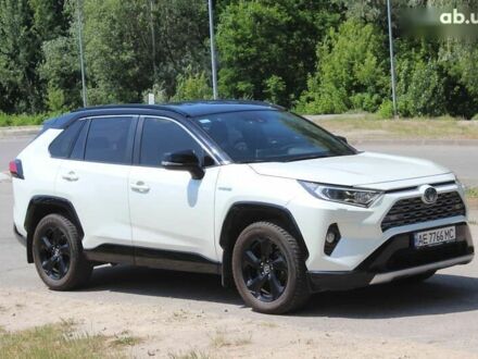 Тойота РАВ 4 2019 в Днепре (Днепропетровске) на Automoto.ua Белый Тойота РАВ 4, объемом двигателя 2.5 л и пробегом 78 тыс. км за 31999 $, фото 1 на Automoto.ua