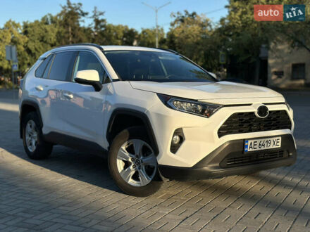 Тойота РАВ 4 2019 в Днепре (Днепропетровске) на Automoto.ua Белый Тойота РАВ 4, объемом двигателя 2.49 л и пробегом 45 тыс. км за 24500 $, фото 1 на Automoto.ua