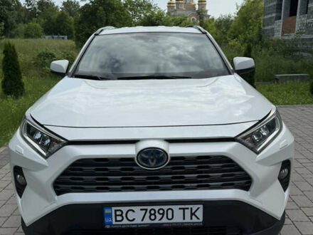 Тойота РАВ 4 2019 в Миколаїв на Automoto.ua Белый Тойота РАВ 4, объемом двигателя 2.49 л и пробегом 142 тыс. км за 27000 $, фото 1 на Automoto.ua