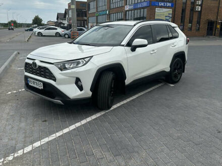 Тойота РАВ 4 2020 в Виннице на Automoto.ua Белый Тойота РАВ 4, объемом двигателя 1.99 л и пробегом 44 тыс. км за 33000 $, фото 1 на Automoto.ua