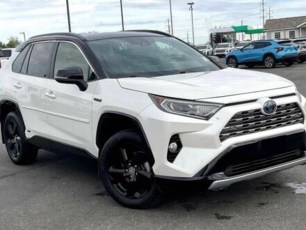 Тойота РАВ 4 2020 в Львове на Automoto.ua Белый Тойота РАВ 4, объемом двигателя 2.5 л и пробегом 33 тыс. км за 11000 $, фото 1 на Automoto.ua