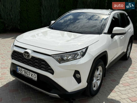 Тойота РАВ 4 2020 в Виннице на Automoto.ua Белый Тойота РАВ 4, объемом двигателя 1.99 л и пробегом 158 тыс. км за 26300 $, фото 1 на Automoto.ua