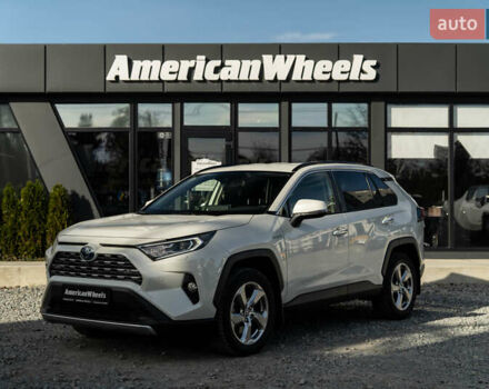 Тойота РАВ 4 2020 в Черновцах на Automoto.ua Белый Тойота РАВ 4, объемом двигателя 2.49 л и пробегом 119 тыс. км за 33900 $, фото 1 на Automoto.ua