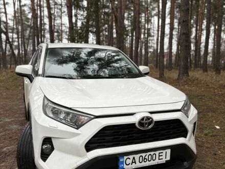 Белый Тойота РАВ 4, объемом двигателя 2 л и пробегом 47 тыс. км за 25000 $, фото 1 на Automoto.ua