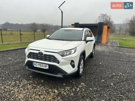 Белый Тойота РАВ 4, объемом двигателя 2.49 л и пробегом 8 тыс. км за 30500 $, фото 1 на Automoto.ua