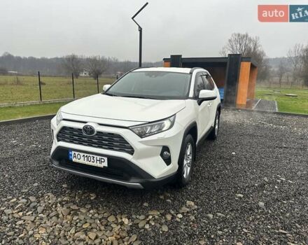 Білий Тойота РАВ 4, об'ємом двигуна 2.49 л та пробігом 8 тис. км за 30500 $, фото 1 на Automoto.ua